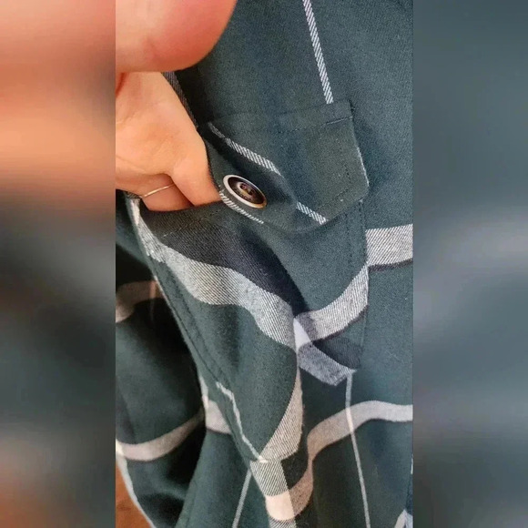 Woods Women's Evelyn Flannel Shacket Relaxed Fit Small Green Plaid - Picture 13 of 16